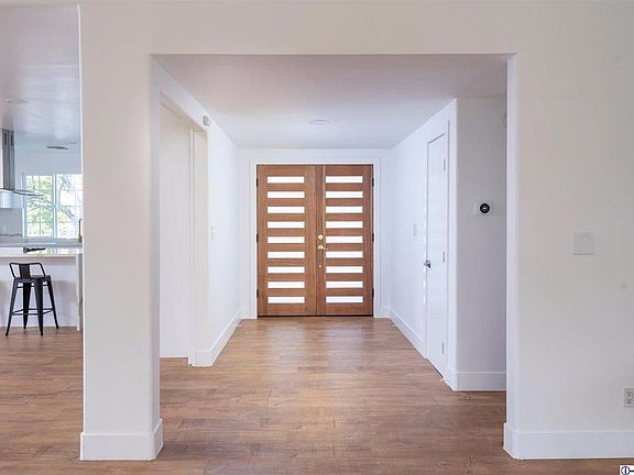4th image of 5848 Lockhurst Dr