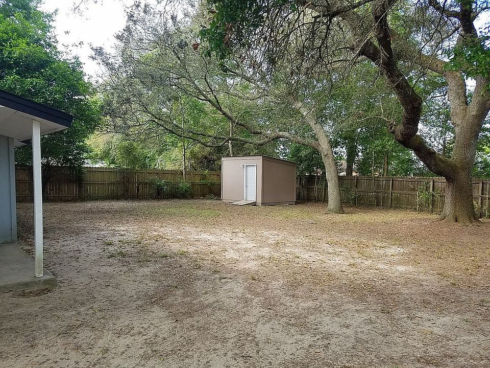 2nd image of 2835 Red Oak Dr