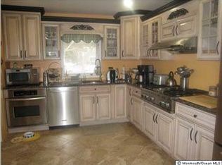 13 Troilus Dr, Old Bridge, NJ 08857