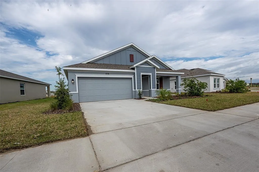 4 bed, 3.0 bath, 2109 sqft, $2,450 — Photo 2