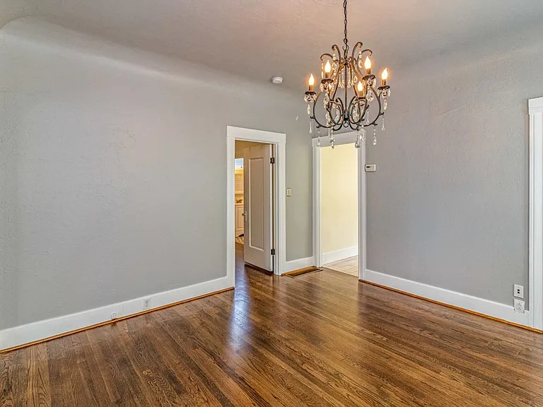 832 Oak St — Photo 4
