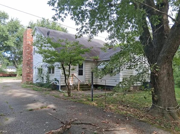 707 N Locust St, Vandalia, IL 62471