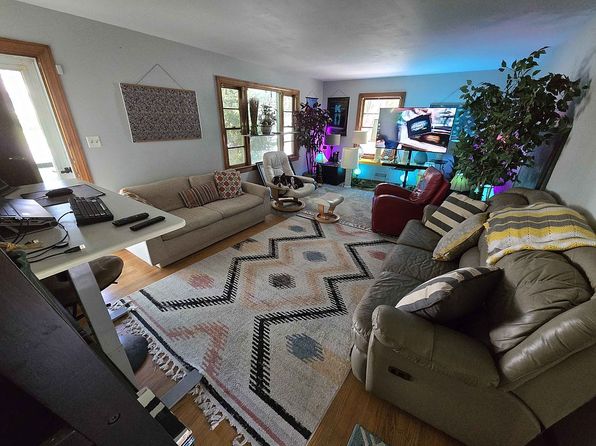 1671 Johnson Dr