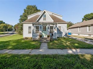 126 S Fairview Ave, Liberty, MO 64068