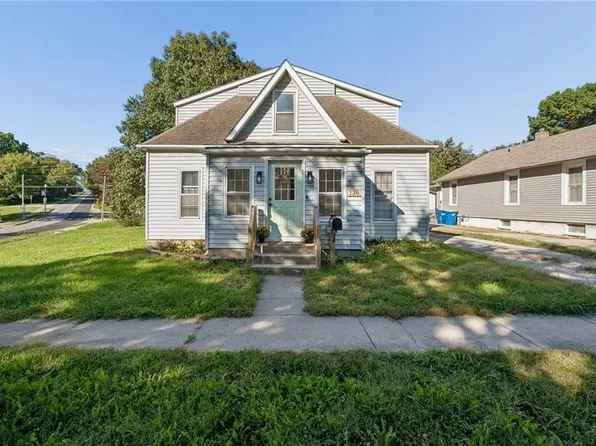 126 S Fairview Ave, Liberty, MO 64068