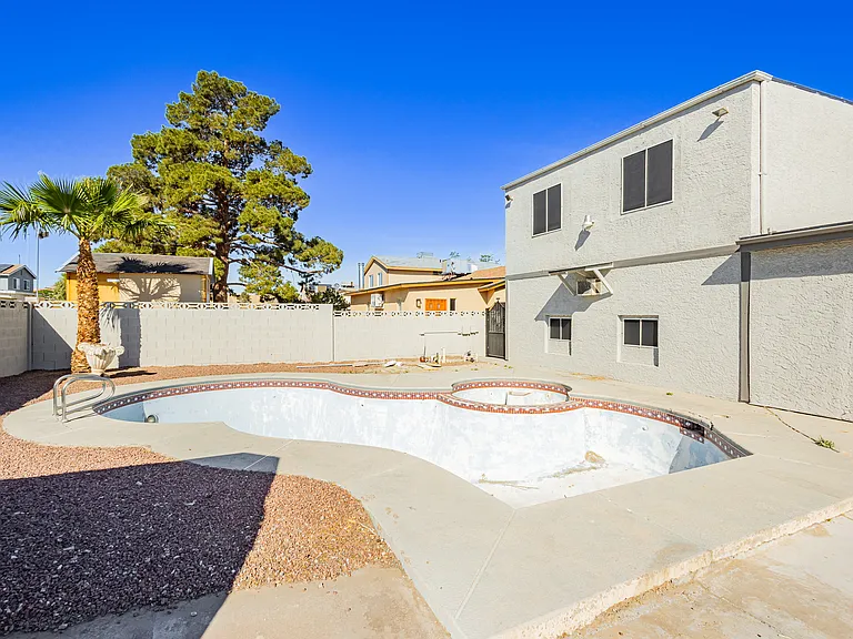 3969 Manford Cir — Photo 15