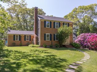 8 School House Village Rd, Vineyard Haven, MA 02568