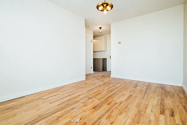 Rented by Nooklyn NYC LLC | media 11