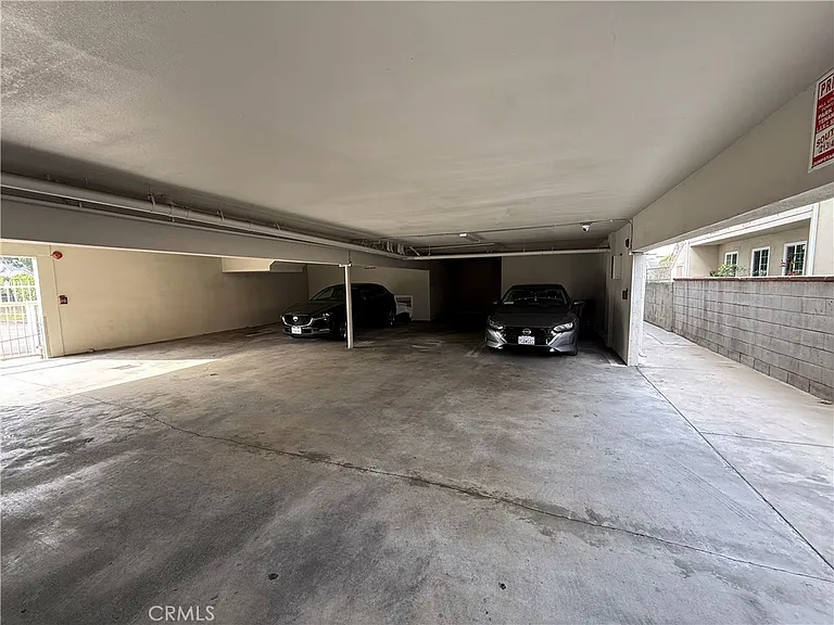 400 N Hobart Blvd #301 — Photo 21