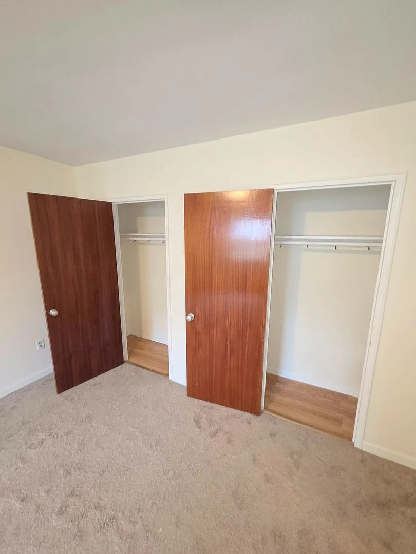 335 Talbott — Photo 4