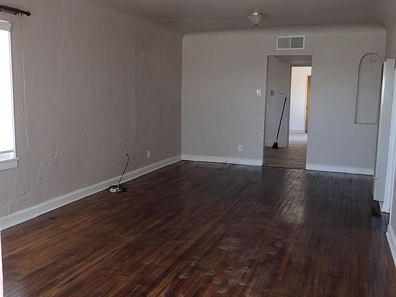 3rd image of 2623 Portland Ave