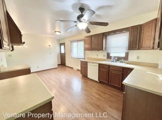 W172S7413 Lannon Dr, Muskego, WI 53150