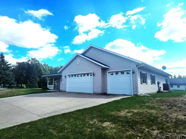 386 Lake Ave NE, Clearbrook, MN 56634