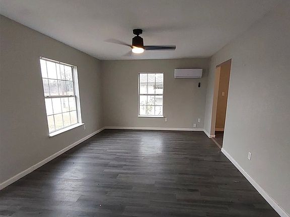2nd image of 403 E Sears St