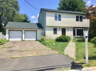 14 Locust St, Cliffwood, NJ 07721