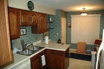 4th image of 273 Coventry Cir