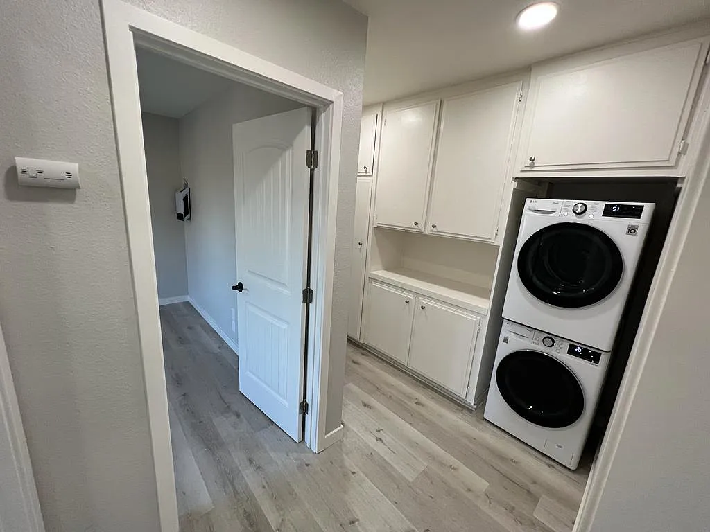 2 bed, $2,795 — Photo 4