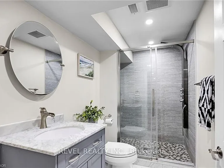 38 Birgitta Cres #LOWER — Photo 5
