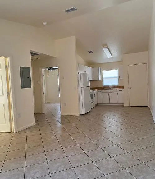 8325 Omaha Cir — Photo 15