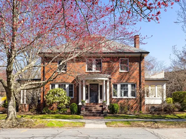 108 Crowninshield Rd, Brookline, MA 02446