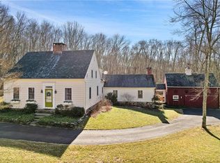 2 Hilltop Rd, Waccabuc, NY 10597