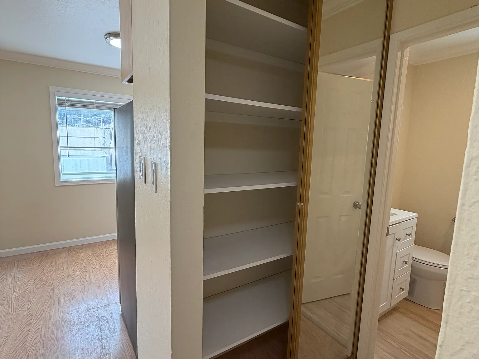 2 bed, 750 sqft, $3,350 — Photo 4