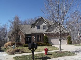 1126 Appaloosa Ct, South Lyon, MI