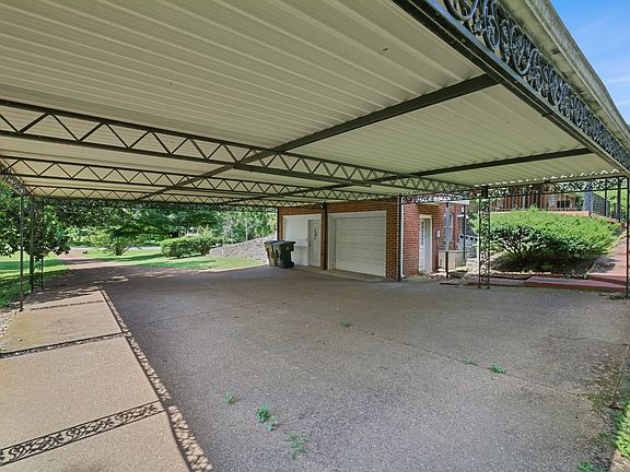 4th image of 2820 Windemere Dr
