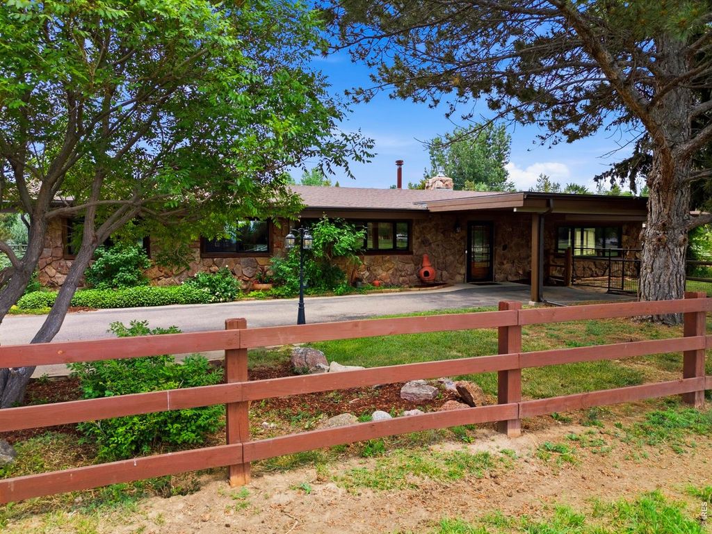 400 Ridgewood Ct