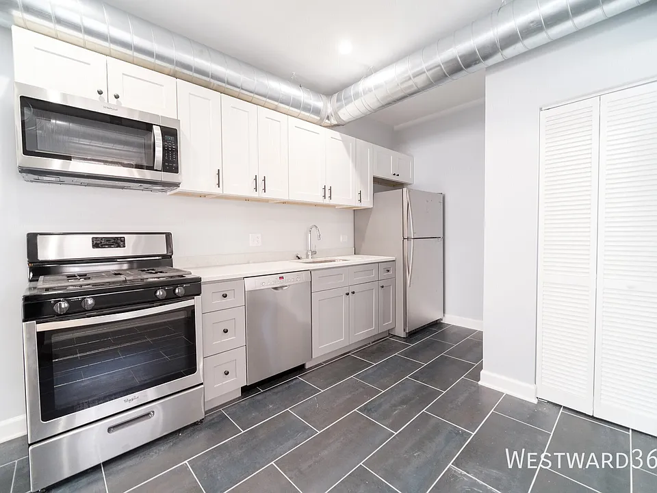 3101 W Leland Ave #2