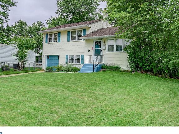 2nd image of 1315 Dewson Ln
