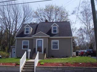 319 W Maple St, Sturgeon Bay, WI 54235