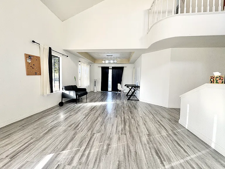 6250 Fleetwood Ln — Photo 4