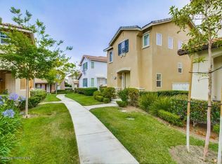 33 Royal Victoria, Irvine, CA 92606