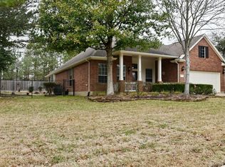 15 W Victory Lake Dr, Conroe, TX 77384