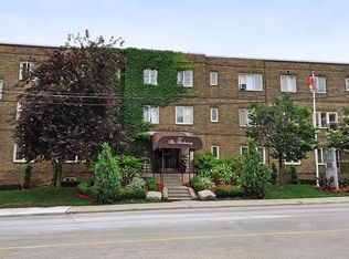 111 Oriole Pkwy #204, Toronto, ON M5P2G9