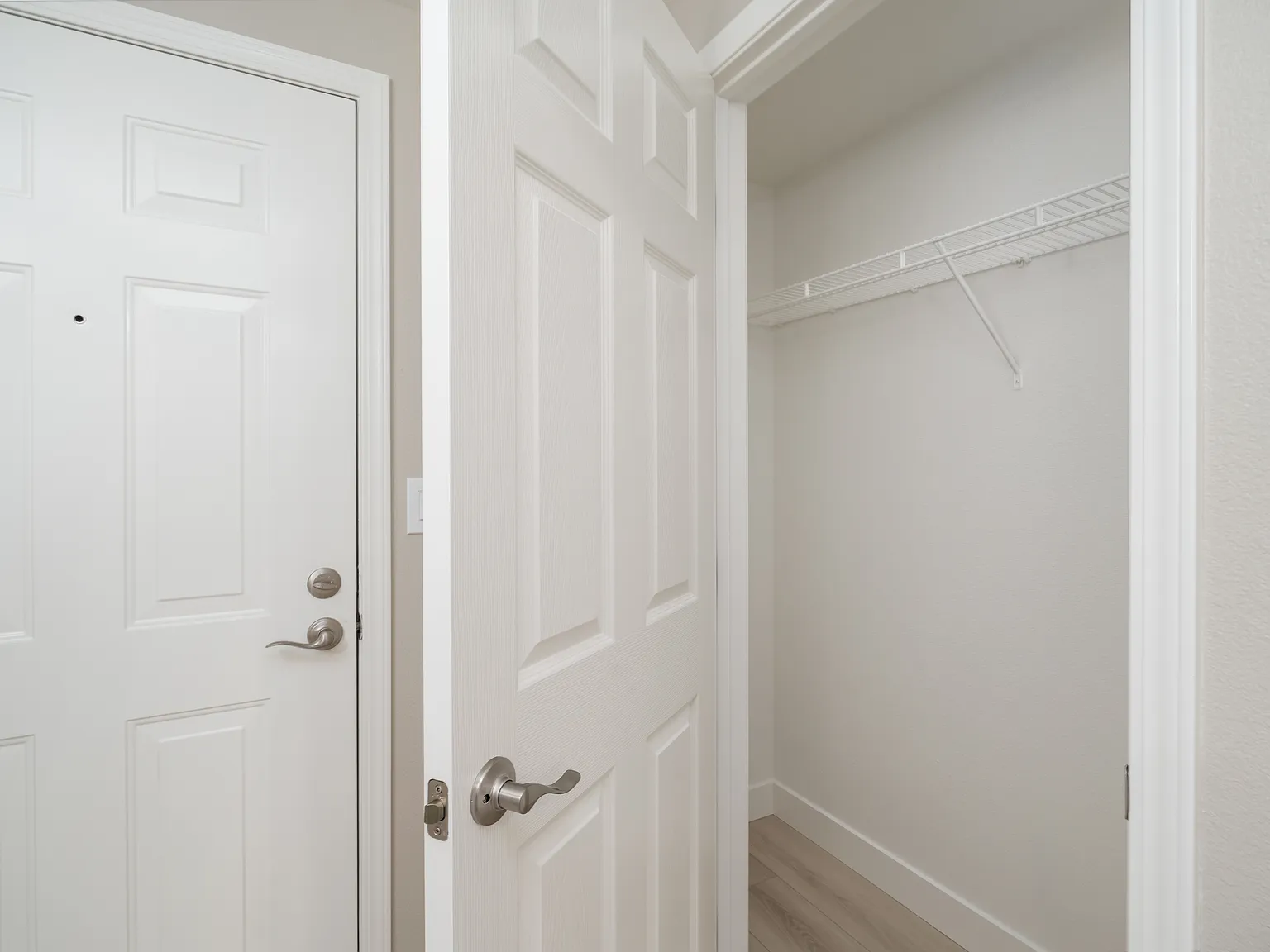Lake Point Apartments — Photo 3