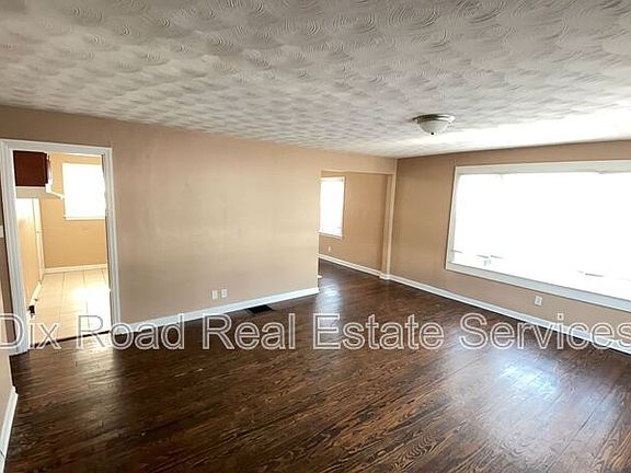 5th image of 344 W Parkwood Dr