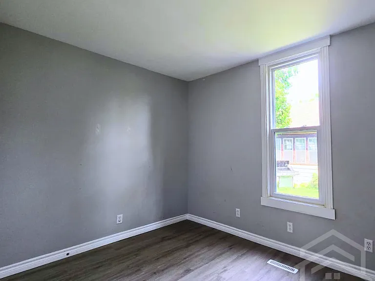 74 Flora St #1 — Photo 6