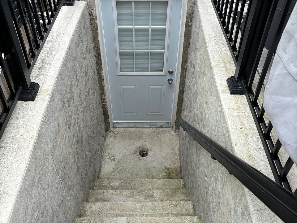 1st image of 17 Hollis Ct #Basement