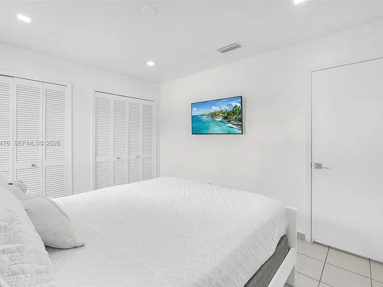 1417 SW 139th Ave — Photo 17