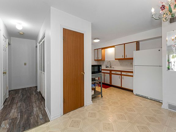 5th image of 119 Fort Hunter Road