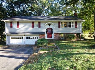 124 Greenwood Ln, Monroe, CT 06468