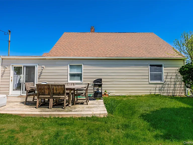 68 Crescent Ln — Photo 38