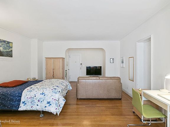 3rd image of 420 Central Park W APT 5A