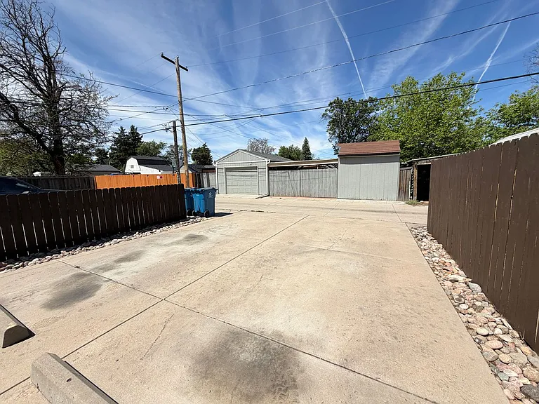 1687 Moline St — Photo 14
