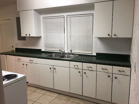 4th image of 2138 Minerva Ave