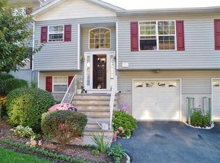 3 Oak Point Dr UNIT 3, Hamburg, NJ 07419
