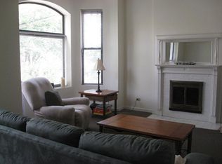 739 W Melrose, Chicago, IL 60657