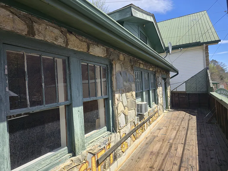 398 Main St #2 — Photo 4